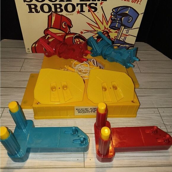 Rock'em Sock'em Robots 2014 Classic Boxing Game Retro Blue Red Bomber Mattel - Picture 8 of 9